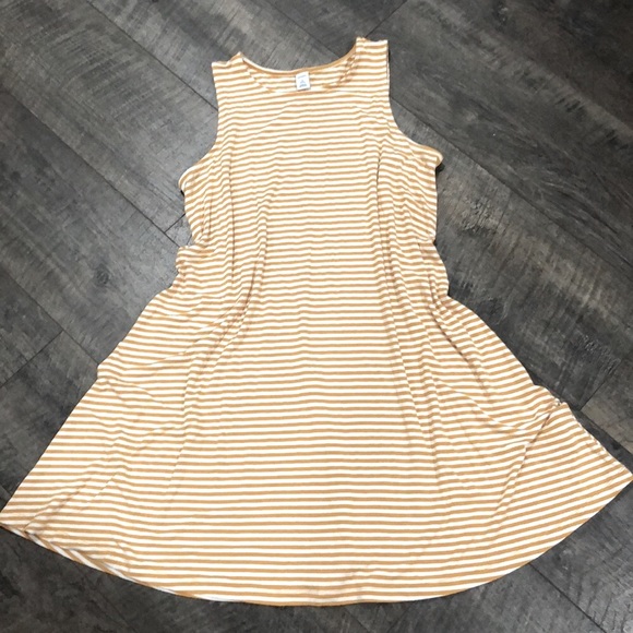 OLD NAVY YELLOW AND WHITE STRIPE JERSEY SWING DRESS SIZE M PETITE - Picture 4 of 5